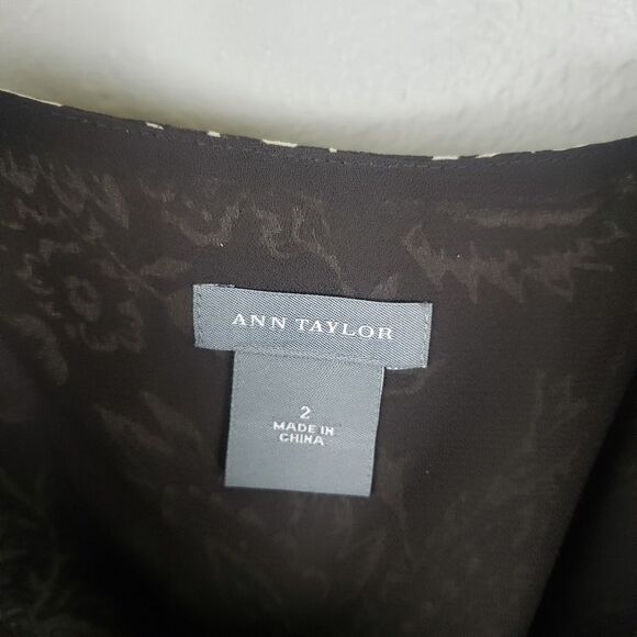 Women's Ann Taylor Brown Chiffon Floral Ruched Business Casual Attire Size 02 - Picture 8 of 11